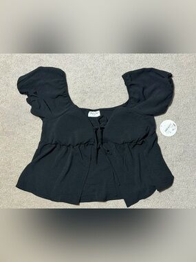 NWT Jolie & Joy Black Tie Front Puff-Sleeve Peplum Crop Top - XL (Juniors)